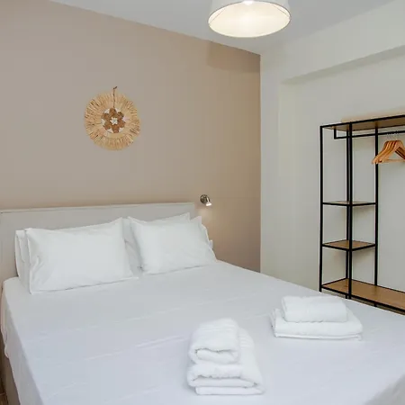 Aella Apartament *
